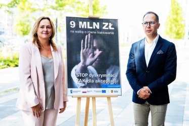 Miliony na projekty pomagajce walczy z przejawami dyskryminacji