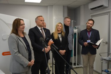 Nowoczesny sprzt medyczny za 1,24 mln zotych trafi do szpitala w Piotrkowie Trybunalskim – poprawa diagnostyki i leczenia pacjentw