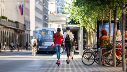 Piesi, rowerzyci i transport publiczny - priorytety miejskiej mobilnoci