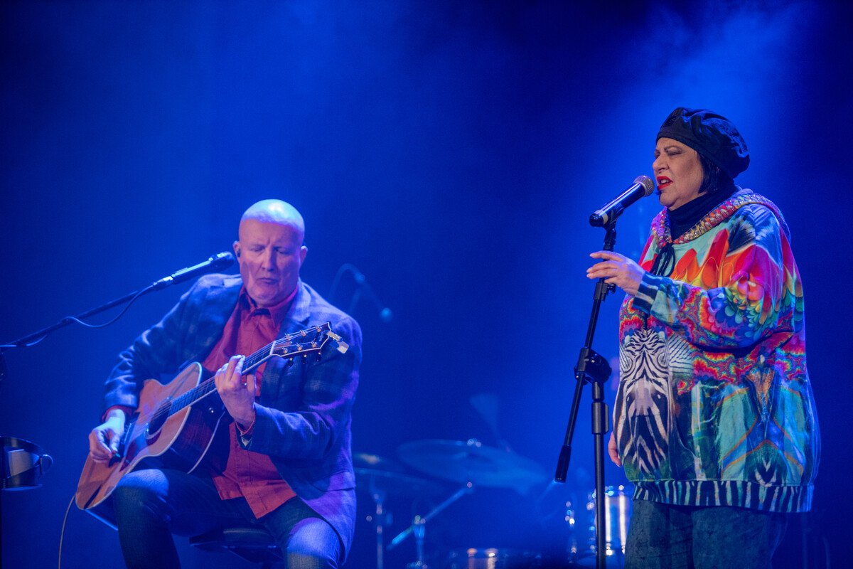 Piotr Bukartyk witowa jubileusz w Piotrkowie! Wyjtkowy koncert z udziaem Artura Barcisia, Katarzyny ak i Grayny obaszewskiej. Wystpi take z zespoem Ajagore