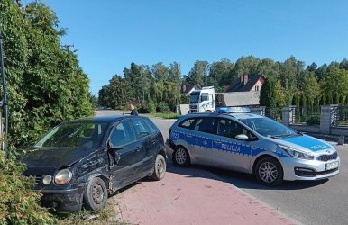 Ucieka przed policj, a potem zderzy si z … radiowozem. By pijany