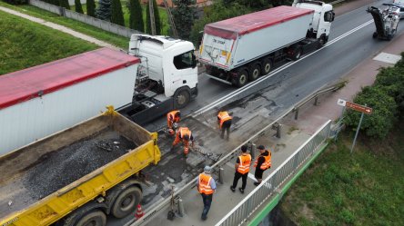 Spore utrudnienia na DK 12 w Sulejowie. Z powodu awarii drogowcy dzi nie skocz remontu [Aktualizacja]