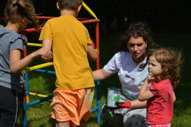 Wolontariusze z USA i Polski odwiedzili Dom Dziecka w Piotrkowie