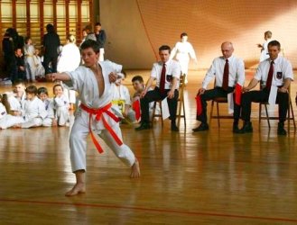 Karatecy powalcz o mistrzostwo w Moszczenicy