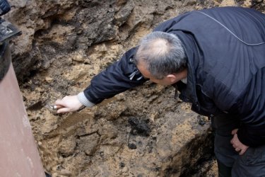 Piotrkw: Robotnicy odkopali XV-wieczne relikty