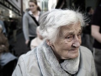 ZUS ostrzega seniorw przed podejrzanymi telefonami w sprawie 14. emerytury