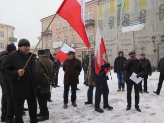 Protest przed biurem PiS w Piotrkowie 