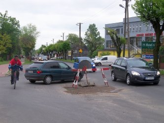 Wojska Polskiego: Dziura czeka na asfalt