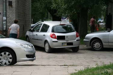 Piotrkw: Kierowcy parkuj gdzie popadnie 