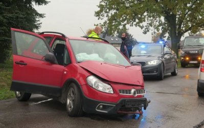 Wypadek na Michaowskiej. 18-letni kierowca straci panowanie nad autem
