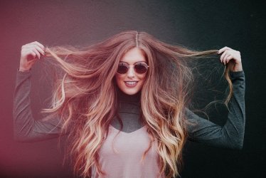 Jak prawidłowo pielęgnować włosy doczepiane? 7 sprawdzonych rad