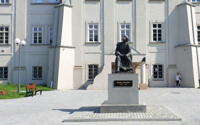 Odkrywamy znane i nieznane - Pomnik M. Kopernika w Piotrkowie