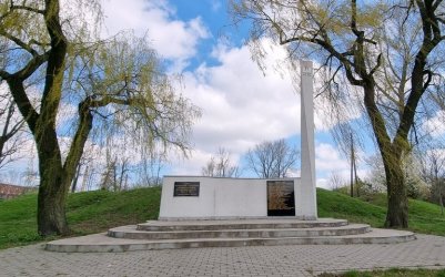 Odkrywamy znane i nieznane - pomnik przy ul. Budki w Piotrkowie