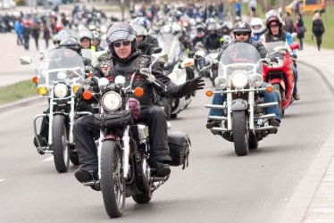 Parada motocyklowa w Bechatowie