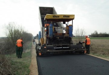 Nowy asfalt w Bujnach
