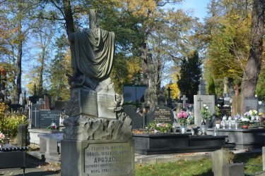 O wyjtkowym pomniku na piotrkowskim cmentarzu
