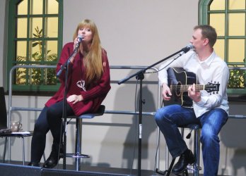 Beata i Tomek zagrali muzyczn poezj „Bez Nut” 