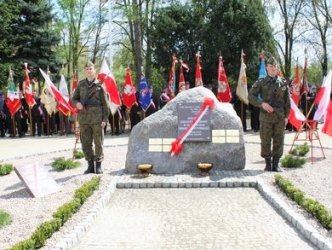 Region: Zelw w hodzie ofiarom Katynia