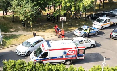 Wypadek na Modrzewskiego w Piotrkowie. 29-latka trafia do szpitala 