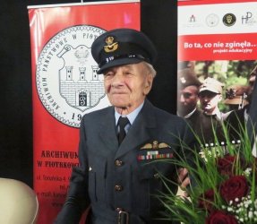 Kapitan pilot John Benett honorowym obywatelem Piotrkowa