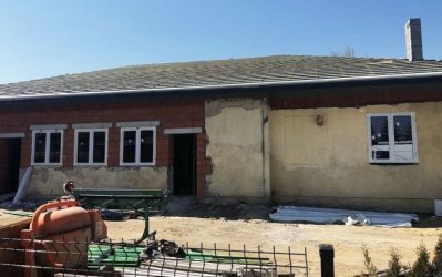 Gmina Wolbrz: Nowy dach na Domu Ludowym w Goleszach Duych