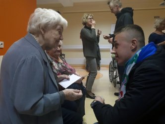 Kibice Polonii odwiedzili seniorw w DPS