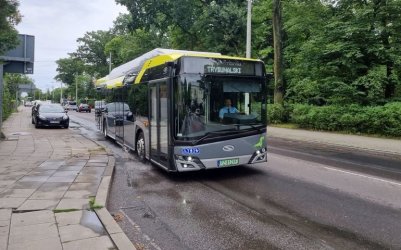 Elektryczny autobus wyjecha na ulice Piotrkowa