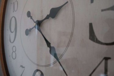 Duże zegary ścienne – gdzie najlepiej się sprawdzą? Podpowiadamy!