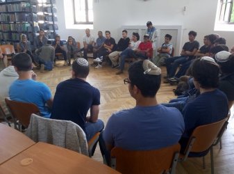 Uczniowie z Izraela odwiedzili piotrkowską synagogę