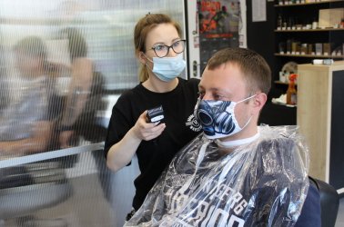 Salony fryzjerskie znowu otwarte