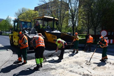 Nowy asfalt na dwóch ulicach Piotrkowa