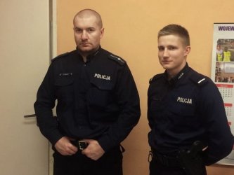 Zdyli w ostatniej chwili. Policjanci z Gorzkowic uratowali niedoszego samobjc