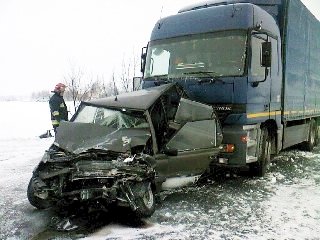 Grony wypadek w Mzurkach - na drogach lisko