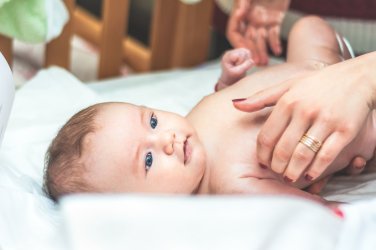 Wyprawka dla niemowlaka — co kupić dla noworodka?