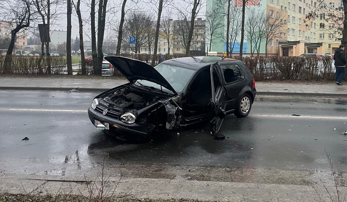 Galeria Groźny wypadek w Piotrkowie Jedna osoba poszkodowana