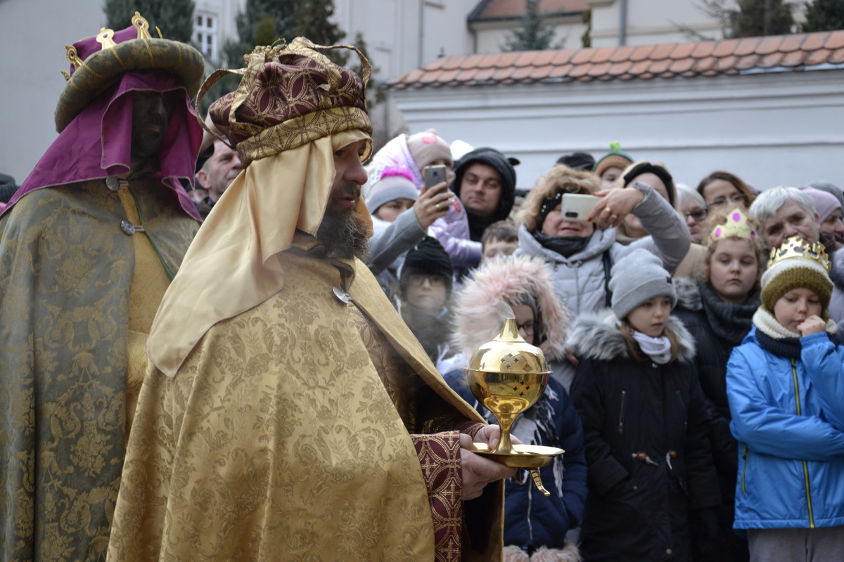 Galeria Orszak Trzech Kr Li W Piotrkowie Barwne Widowisko Na Star Wce