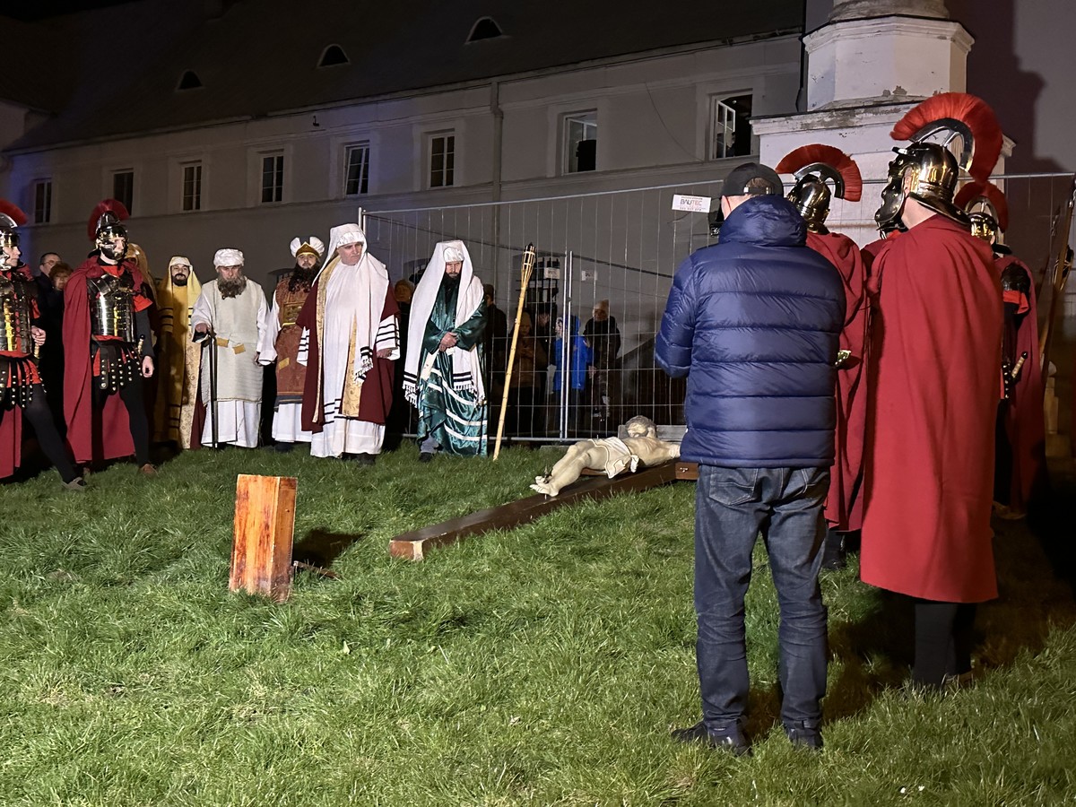 Galeria Tłumy na drodze krzyżowej ulicami Piotrkowa ePiotrkow pl