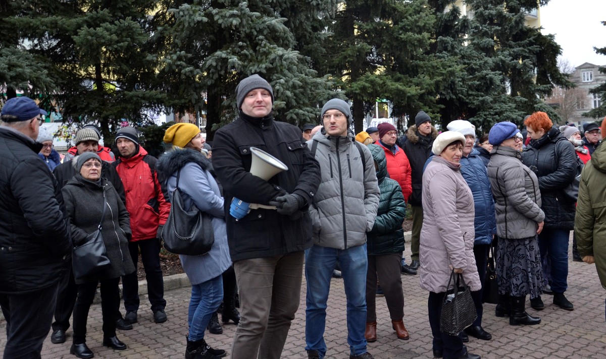 Galeria Mamy dość Protest mieszkańców pod Urzędem Miasta ZDJĘCIA