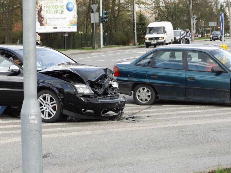 Kolizja na skrzyowaniu ul. Sowackiego z alej Concordii