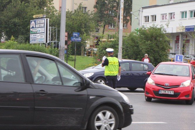 Ostronie na skrzyowaniu al. Pisudskiego i ul. Sienkiewicza!