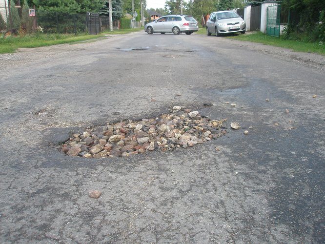 Obiecywali remont ulicy Brzenickiej w Piotrkowie