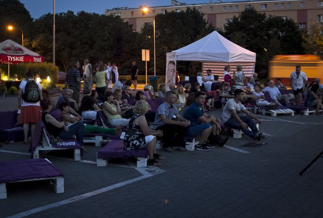 Plenerowe kino w restauracji GulJana