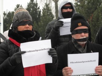 Milczcy protest w centrum Piotrkowa