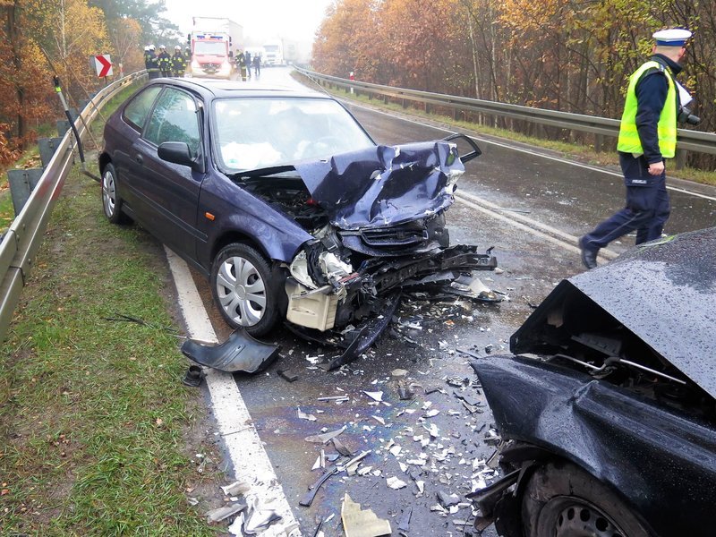 Wypadek w Cekanowie. Trzy osoby ranne (AKTUALIZACJA)