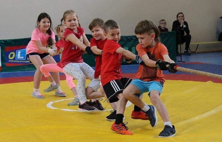 W Woli Krzysztoporskiej rozpoczli witowanie. Na pocztek Spartakiada Przedszkolaka