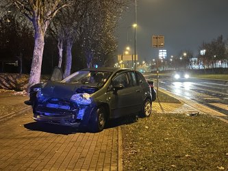 Zderzenie dwch samochodw przed pasami w Piotrkowie