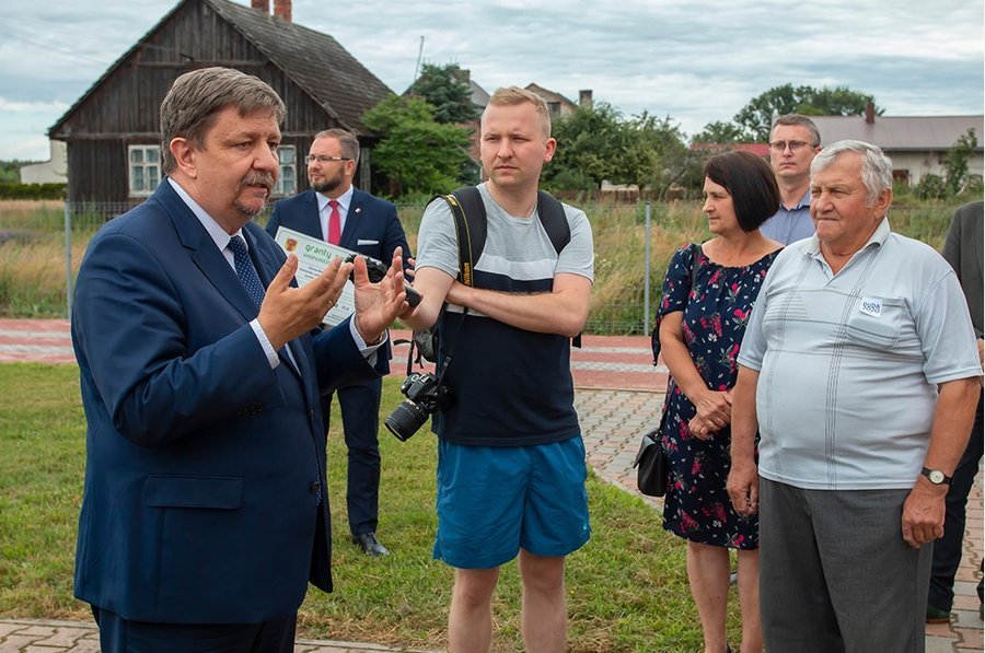 Prawie 300 tys. z dla soectw powiatu piotrkowskiego