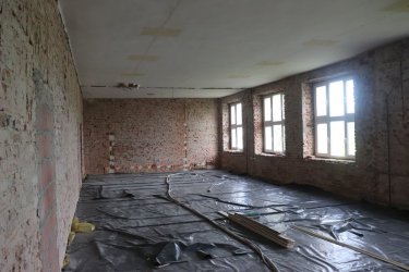 Trwa modernizacja budynku szkoy w Rcznie