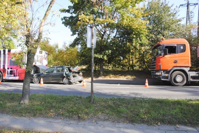 Scania, renault i autobus zderzyy si 