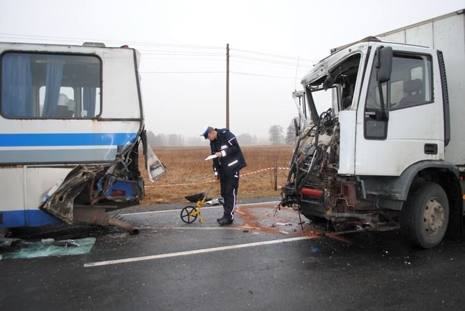 Region: Ciarwka uderzya w autobus